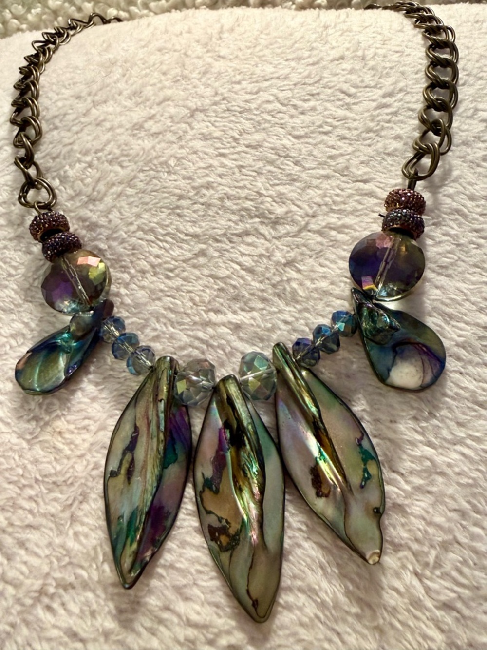 Vintage Y2K Iridescent Abalone Pendant Bib Necklace - Multicolor